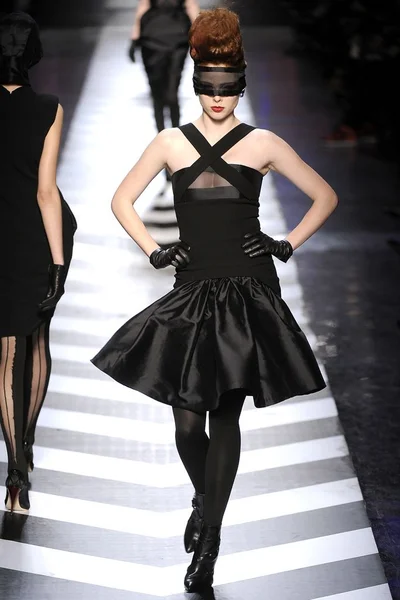 Look 11